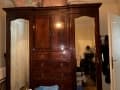 Estimation de l’Armoire Ancienne: Comment Évaluer le Meuble et son État Général?