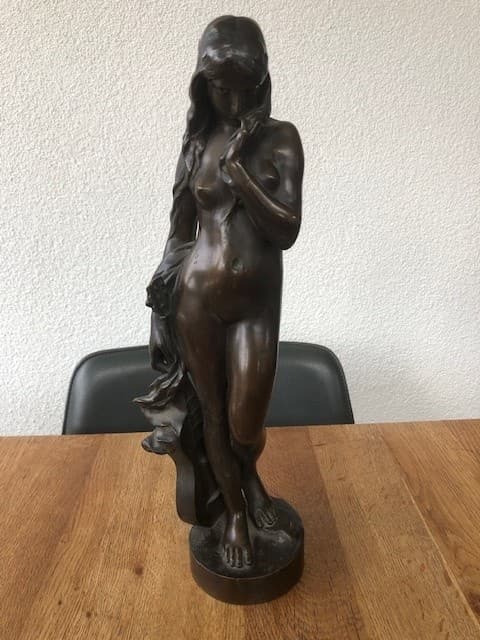 Estimation de valeur pour une sculpture féminine en bronze de 38 cm signée Alexandre Falguiere