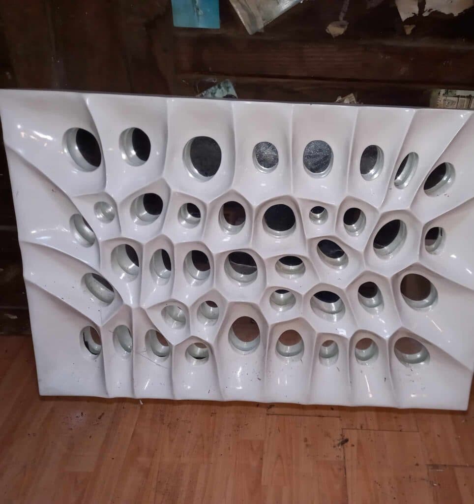 Estimation de la valeur d’un miroir design moderne blanc White Wave de CM Creation – 74cm x 110cm.