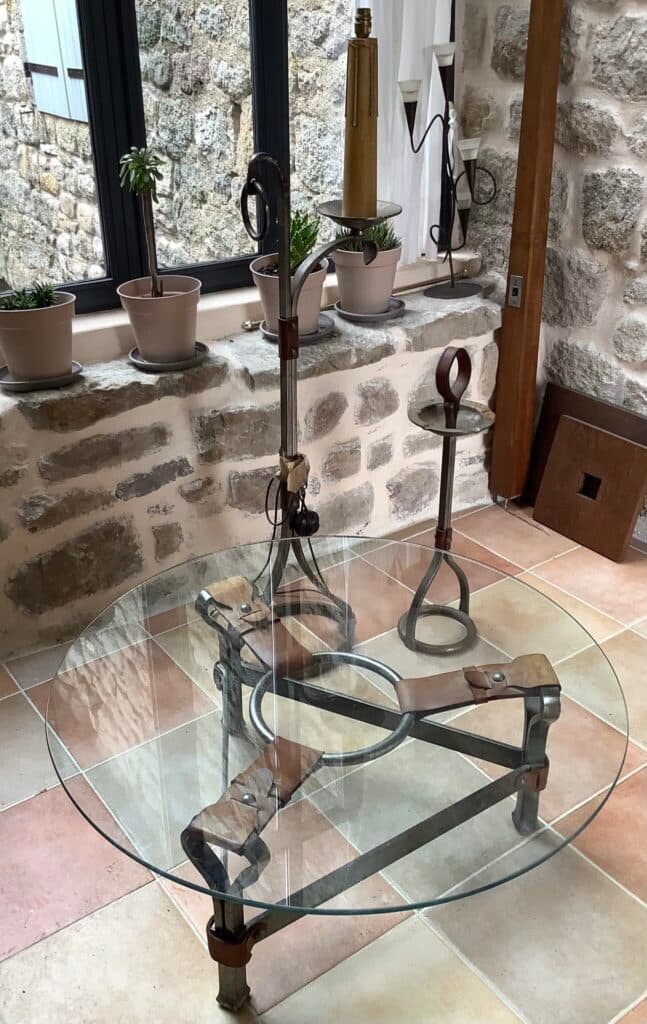 Estimation du Mobilier Design Jacques Adnet – Table Basse