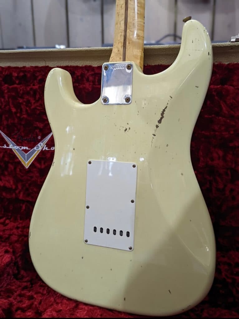 “Estimation d’une Fender Stratocaster Masterbuilt Vintage White Journeyman AAA fabriquée par Jason Smith en 2022”