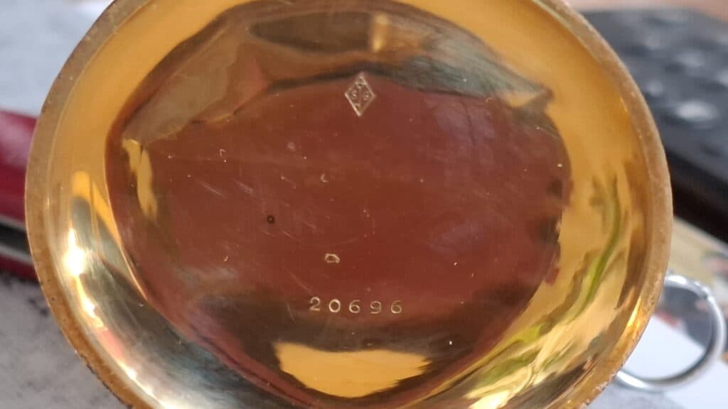 Évaluation d’une montre gousset LIP en or jaune, chronomètre fonctionnel Évaluation d’une montre gousset LIP en or jaune, chronomètre fonctionnel