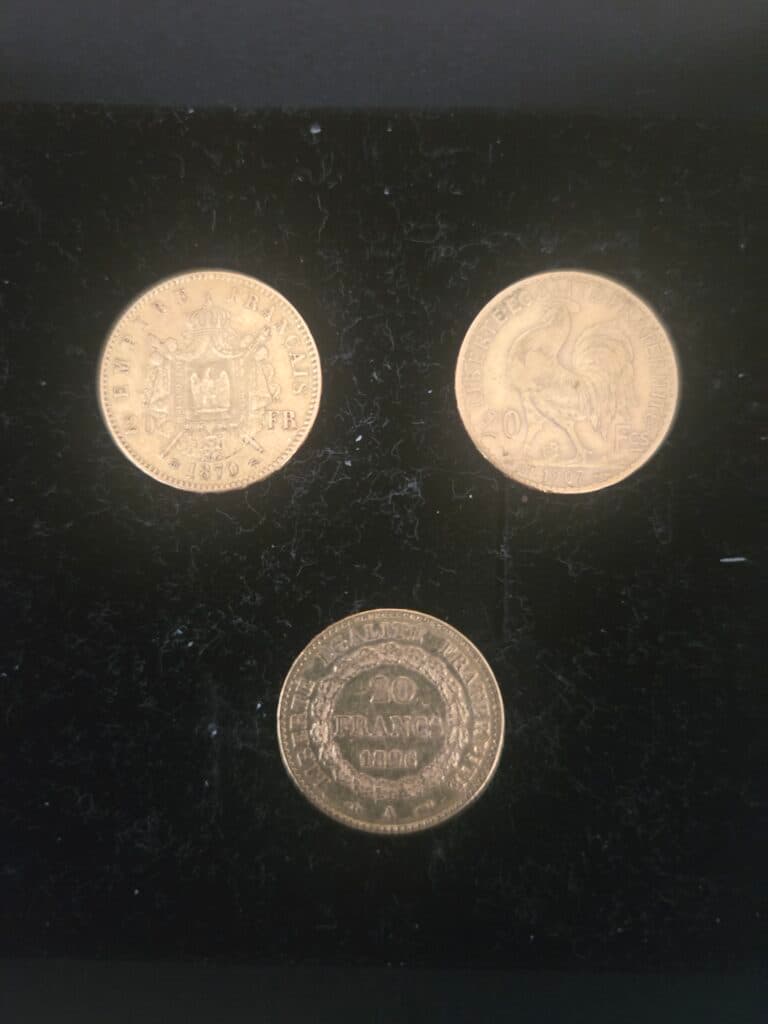 Estimation des pièces de 20 francs en or des années 1870, 1896 et 1907 Estimation des pièces de 20 francs en or des années 1870, 1896 et 1907