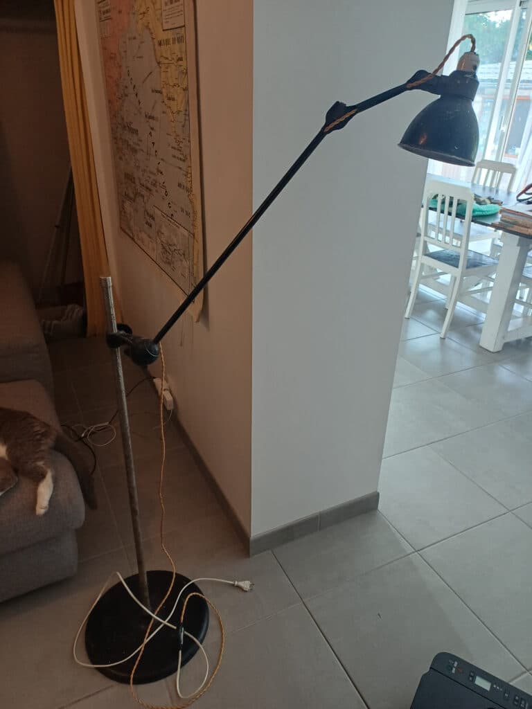Estimation d’un lampadaire ancien GRAS RAVEL en bon état Estimation d’un lampadaire ancien GRAS RAVEL en bon état