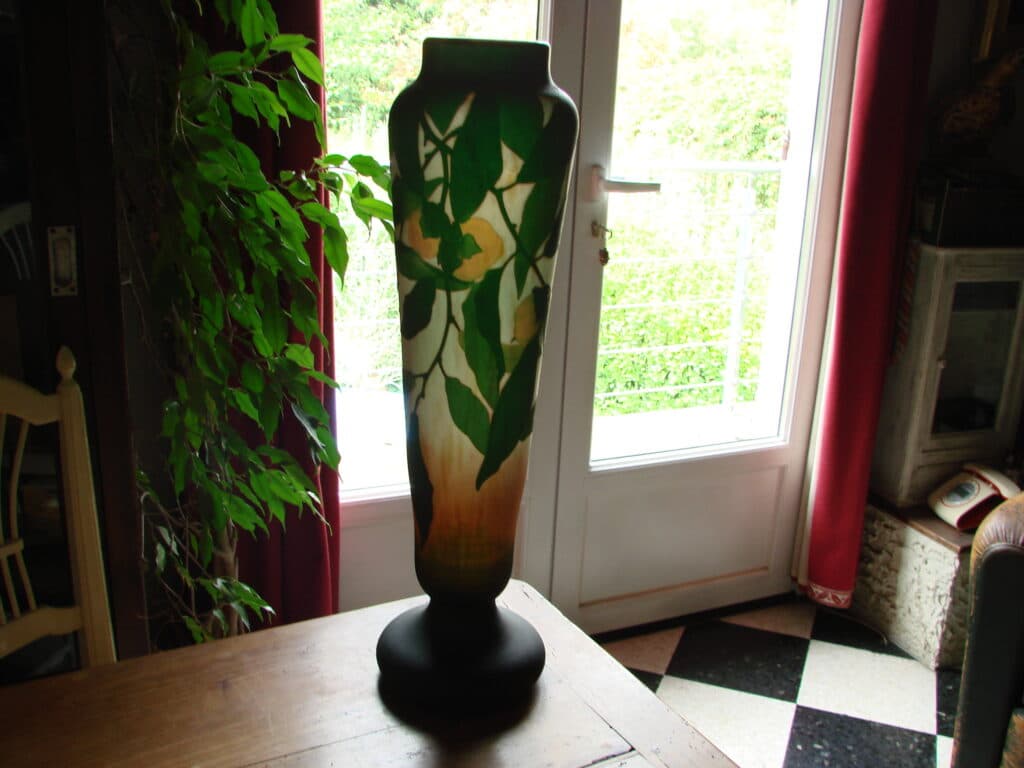 Estimation d’un grand vase signé Daum Nancy en parfait état Estimation d’un grand vase signé Daum Nancy en parfait état