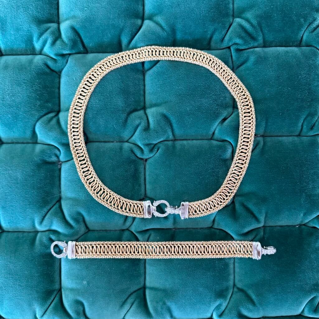 Estimation d’une parure en or avec brillants : collier et bracelet Estimation d’une parure en or avec brillants : collier et bracelet