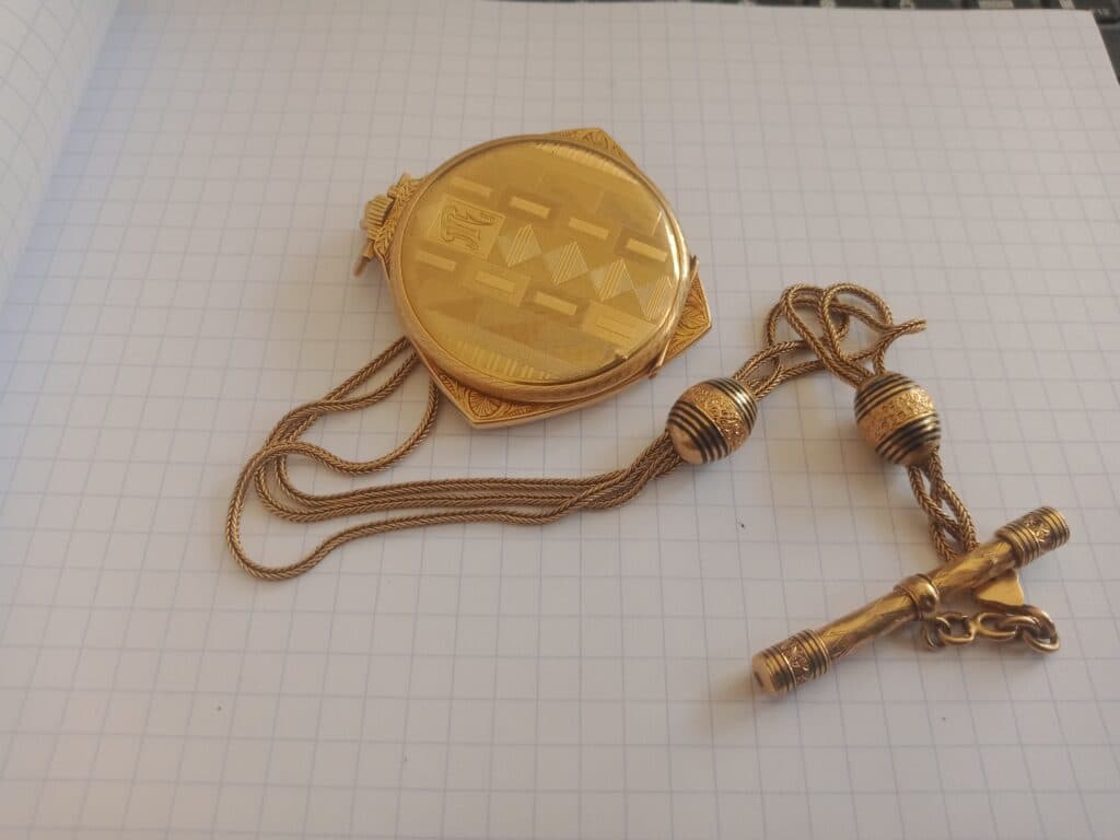 Estimation d’une montre Monte Aris en or 18k en état de marche Estimation d’une montre Monte Aris en or 18k en état de marche