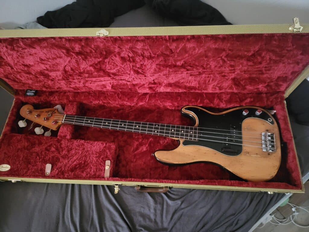 Estimation d’une Fender Precision Bass USA 1973 Blonde/Natural Estimation d’une Fender Precision Bass USA 1973 Blonde/Natural