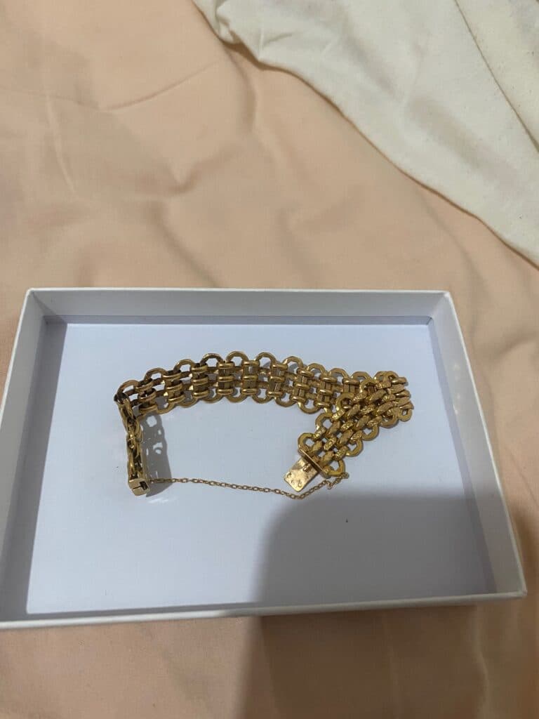 Estimation d’un bracelet en chaîne large en or jaune de 17,20g Estimation d’un bracelet en chaîne large en or jaune de 17,20g