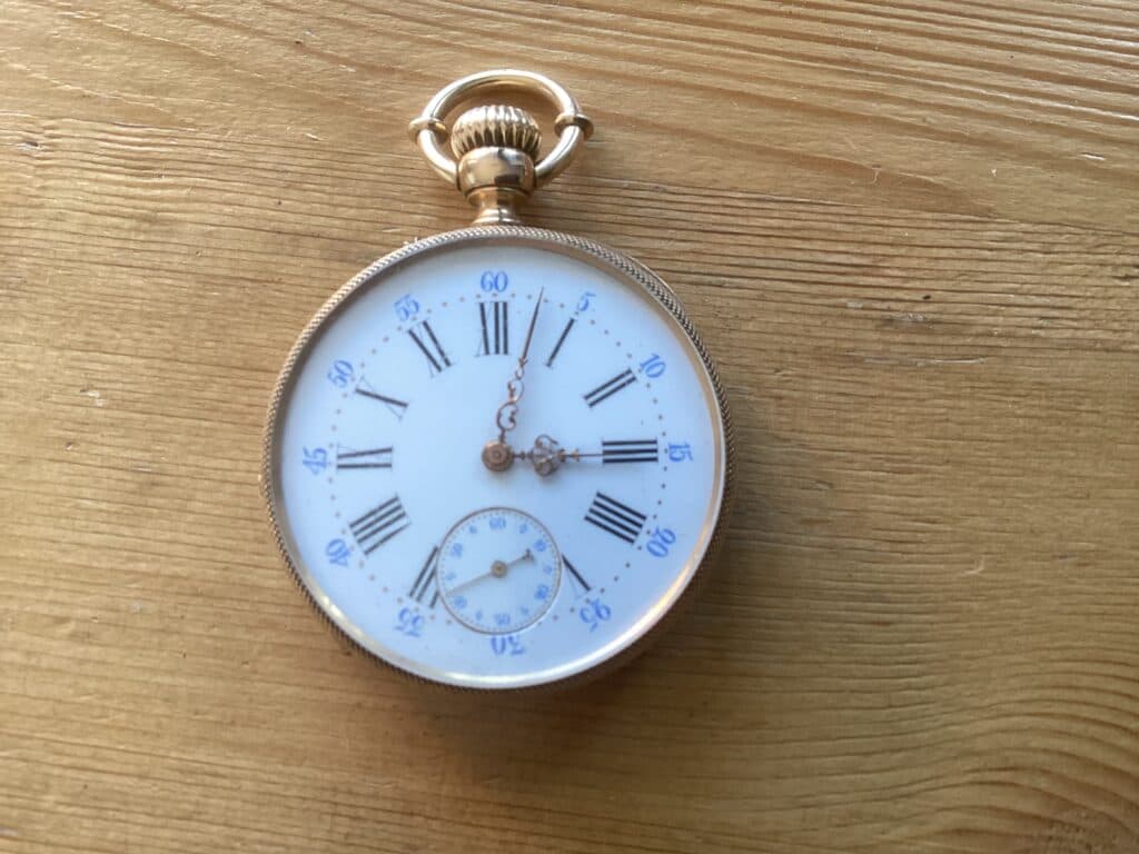 Estimation d’une montre à gousset en or : fonctionnement et valeur Estimation d’une montre à gousset en or : fonctionnement et valeur